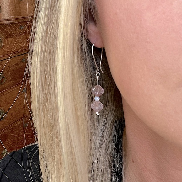 Handmade sterling silver champagne pink beaded earrings - Picture 1 of 4